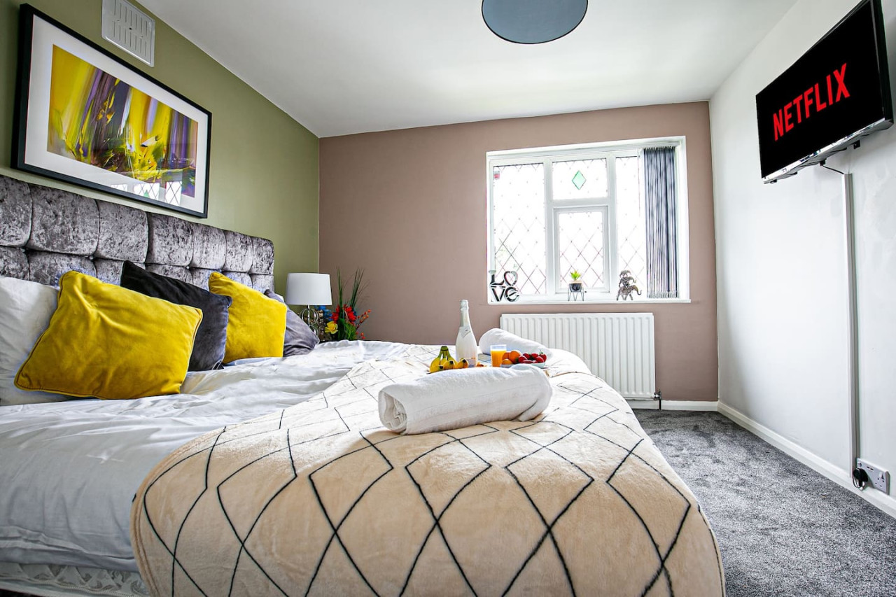 Cosy House • Central Location • Free Parking • Fast WiFi • Garden • Self-Check-In in 60 Buckley Road House - Property image 4 - VivreStays