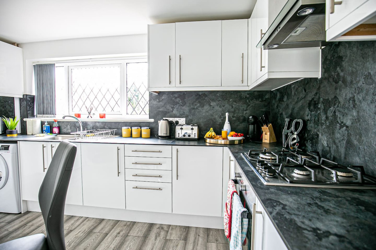 Cosy House • Central Location • Free Parking • Fast WiFi • Garden • Self-Check-In in 60 Buckley Road House - Property image 20 - VivreStays