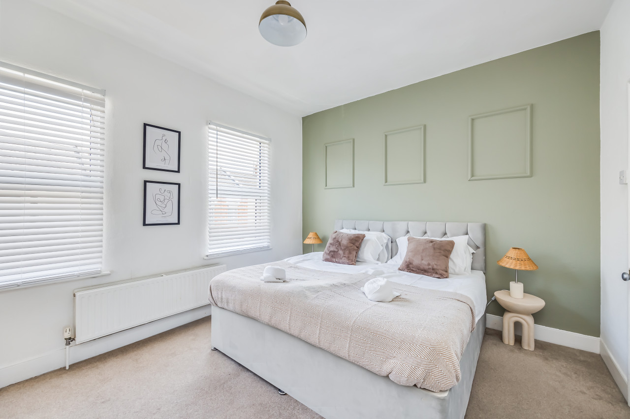 Elegant House • City Centre • Pool Table • Free Parking • Fast WiFi • Smart TVs • Self-Check-In in 145 Lutterworth Road - Property image 3 - VivreStays