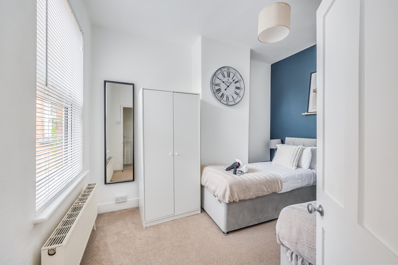 Elegant House • City Centre • Pool Table • Free Parking • Fast WiFi • Smart TVs • Self-Check-In in 145 Lutterworth Road - Property image 6 - VivreStays
