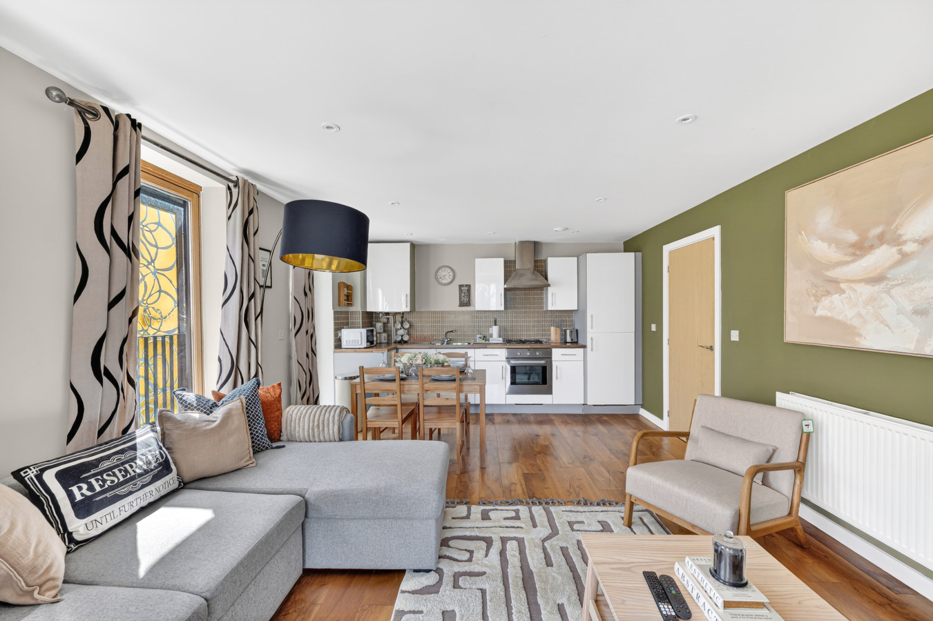 Beautiful Flat • City Centre • Balcony • Secure Parking • Sky TV • Super-Fast WiFi • Yoko Property in 50 Columbia Place - Property image 15 - VivreStays