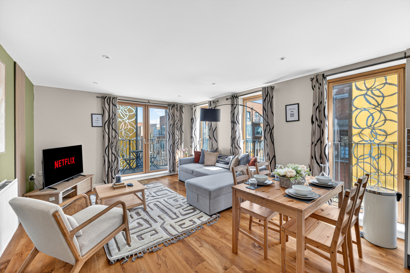 Beautiful Flat • City Centre • Balcony • Secure Parking • Sky TV • Super-Fast WiFi • Yoko Property in 50 Columbia Place - Property image 12 - VivreStays