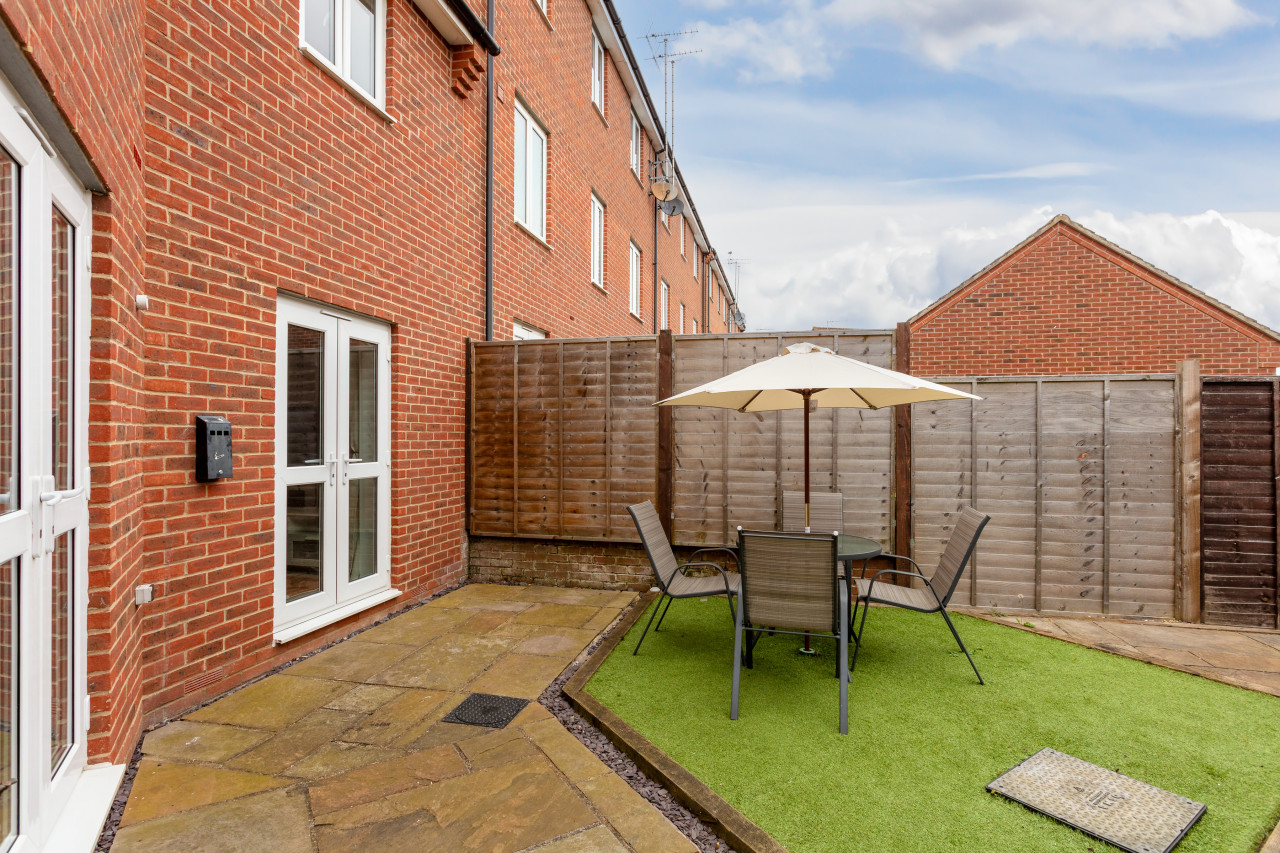 Oakridge House • Parking • Fast WiFi • Smart TVs • Garden • Self-Check-In in 32 Winchcombe Meadows - Property image 27 - VivreStays