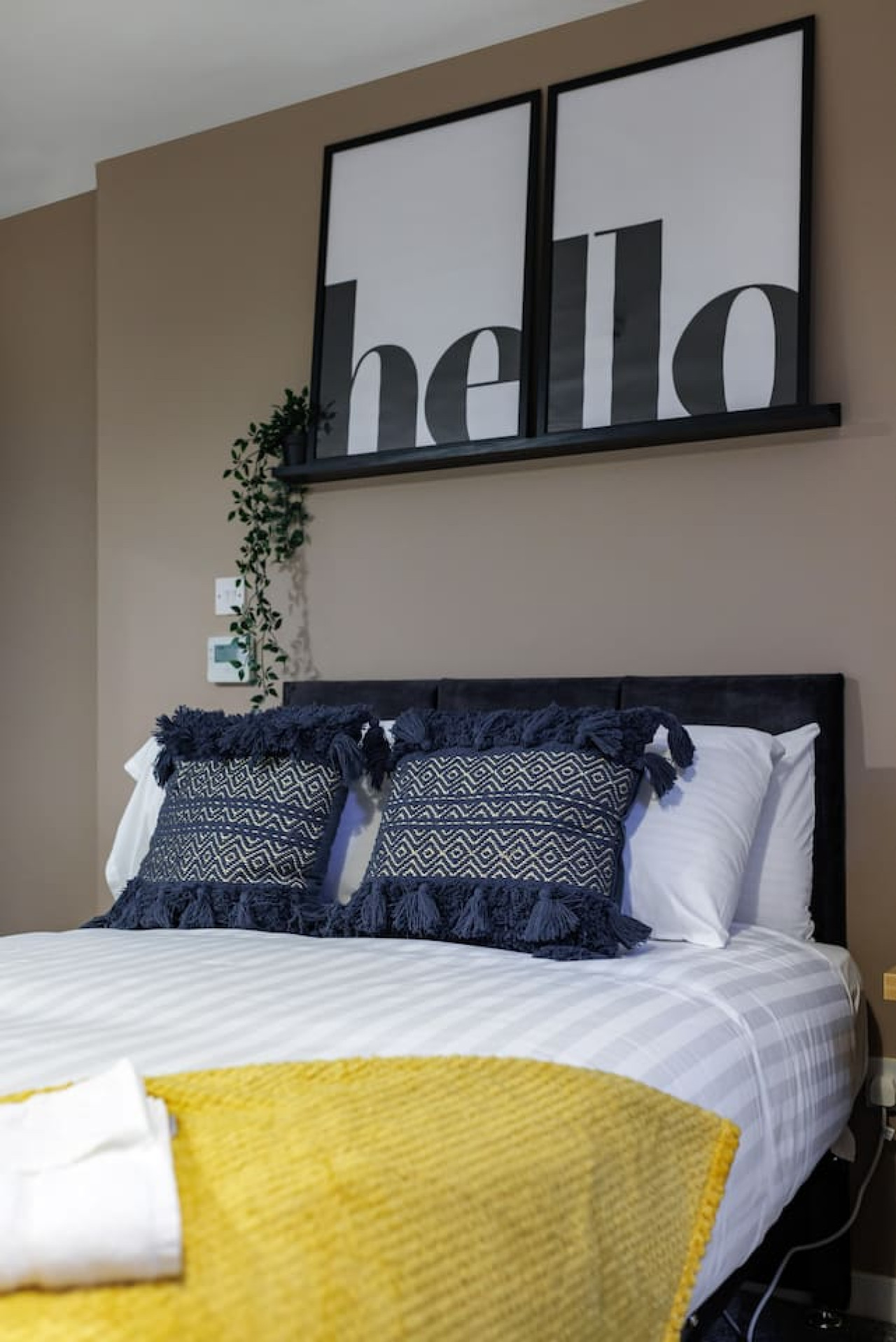 Studio 5 • City Centre • En-Suite Shower • Fast WiFi • Smart TV in 138 Borough Road Studio 5 - Property image 3 - VivreStays