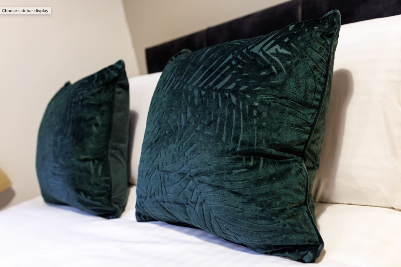 Studio 7 • City Centre • En-Suite Shower • Fast WiFi • Smart TV in 138 Borough Road Studio 7 - Property image 3 - VivreStays