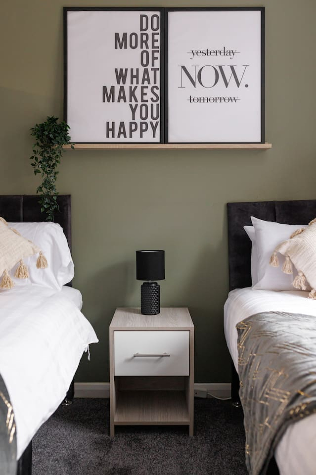 Studio 3 • City Centre • En-Suite Shower • Fast WiFi • Smart TV in 138 Borough Road Studio 3 - Property image 3 - VivreStays