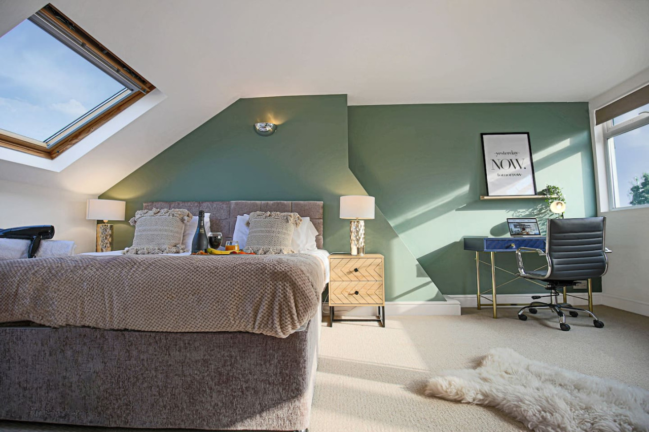 Thrift House • Central Location • Pool Table • Free Parking • Smart TV • Fast WiFi in 104 Lower Thrift Street - Property image 14 - VivreStays