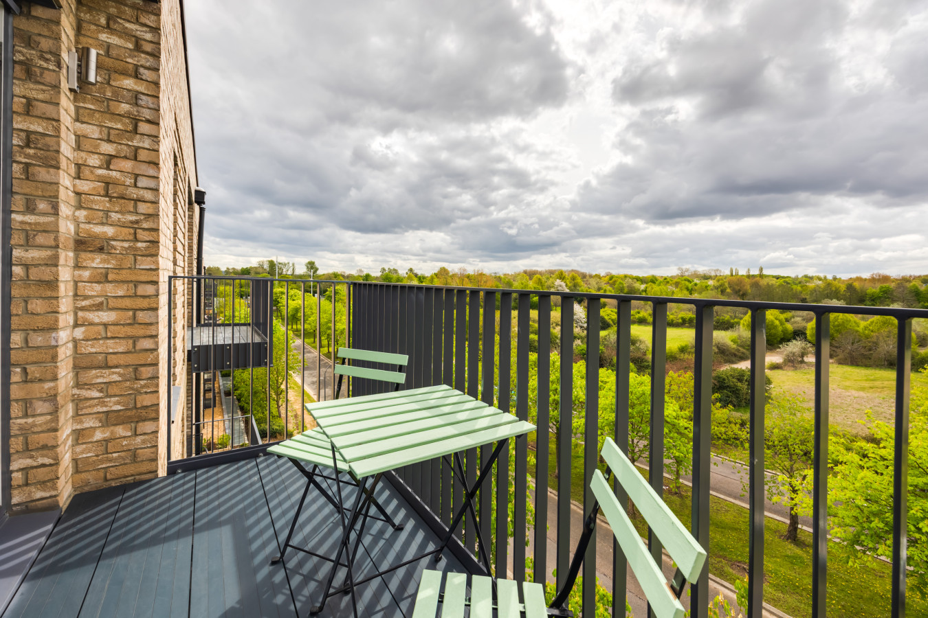 Penthouse Apartment @ Campbell Wharf • City Centre • Balcony • Free Parking • Fast Wifi in Union Court, 8 Canal Street - Property image 14 - VivreStays