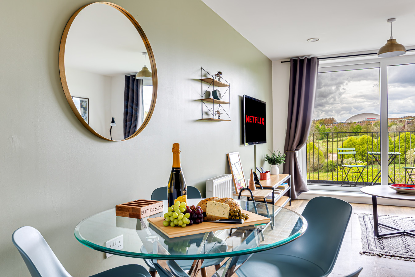 Penthouse Apartment @ Campbell Wharf • City Centre • Balcony • Free Parking • Fast Wifi in Union Court, 8 Canal Street - Property image 17 - VivreStays