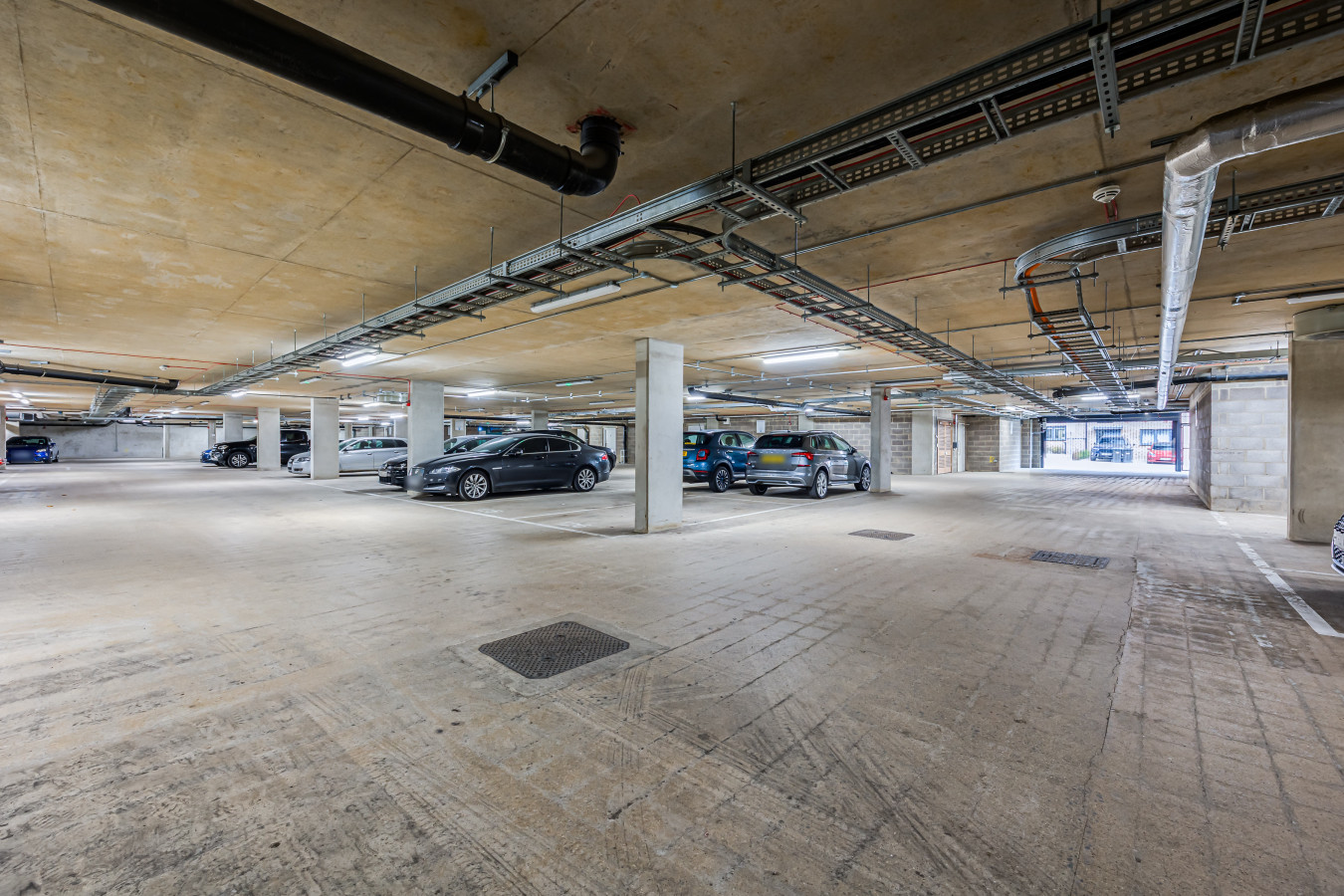 Penthouse Apartment @ Campbell Wharf • City Centre • Balcony • Free Parking • Fast Wifi in Union Court, 8 Canal Street - Property image 31 - VivreStays