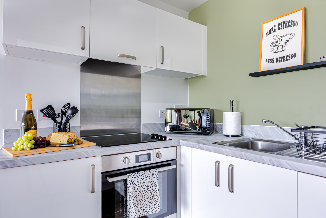 Penthouse Apartment @ Campbell Wharf • City Centre • Balcony • Free Parking • Fast Wifi in Union Court, 8 Canal Street - Property image 20 - VivreStays