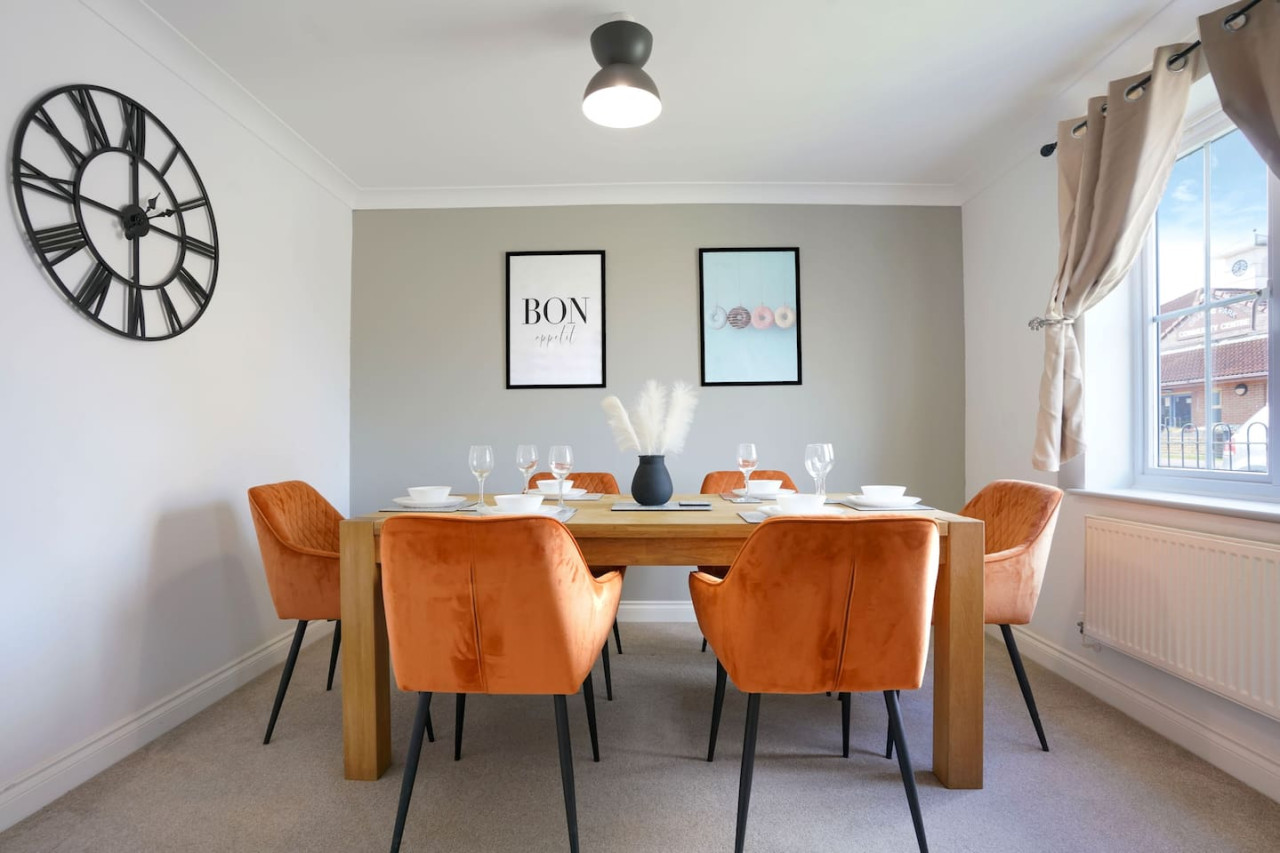 Grange House • Free Parking • Garden • Super-Fast Wifi • Smart TVs with Netflix in 17 School Lane - Property image 19 - VivreStays