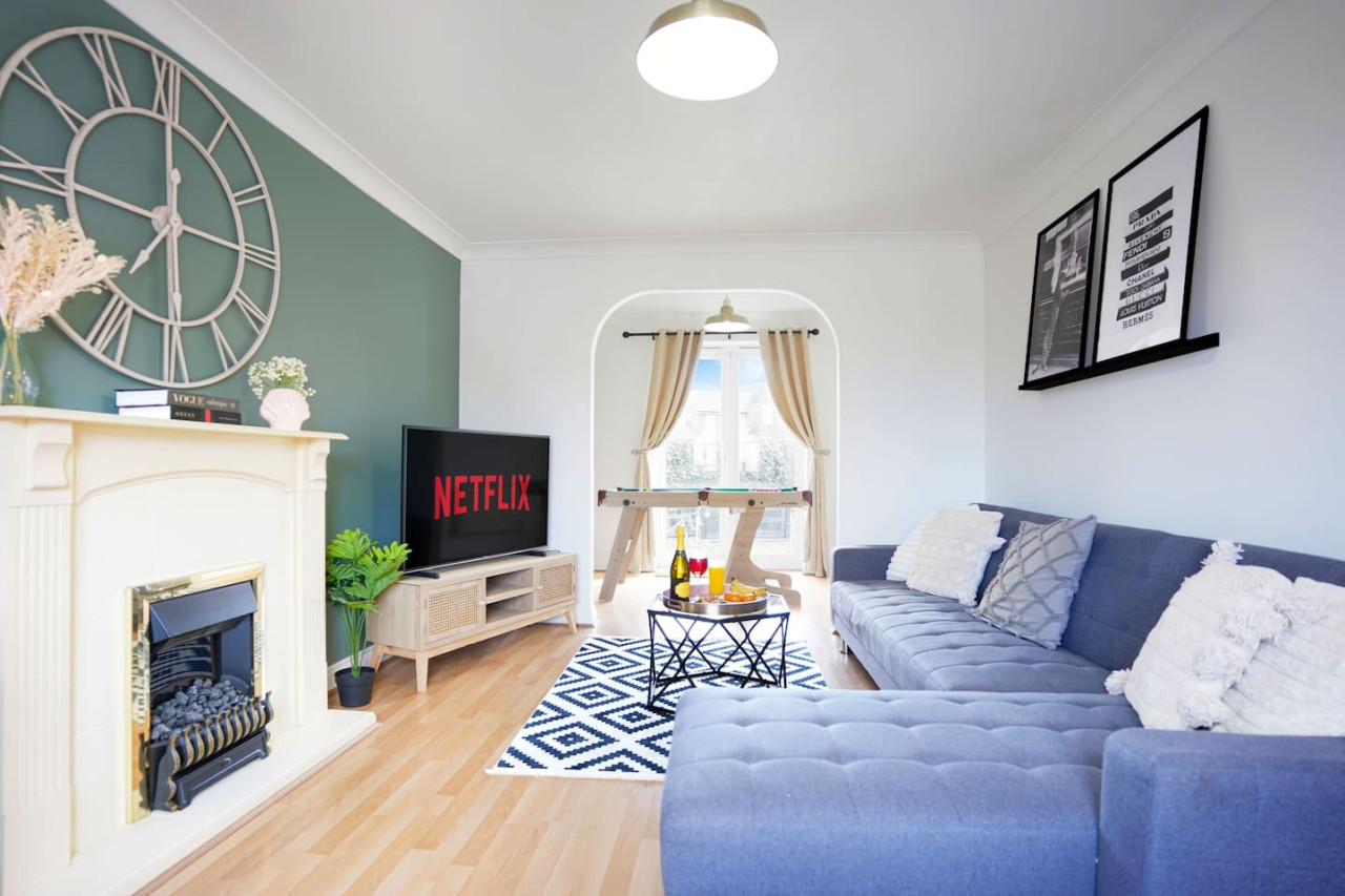 Grange House • Free Parking • Garden • Super-Fast Wifi • Smart TVs with Netflix in 17 School Lane - Property image 16 - VivreStays
