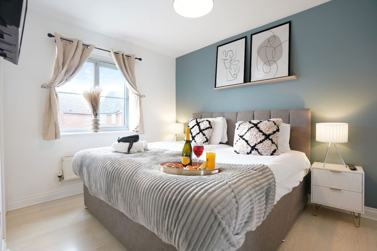 Grange House • Free Parking • Garden • Super-Fast Wifi • Smart TVs with Netflix in 17 School Lane - Property image 3 - VivreStays
