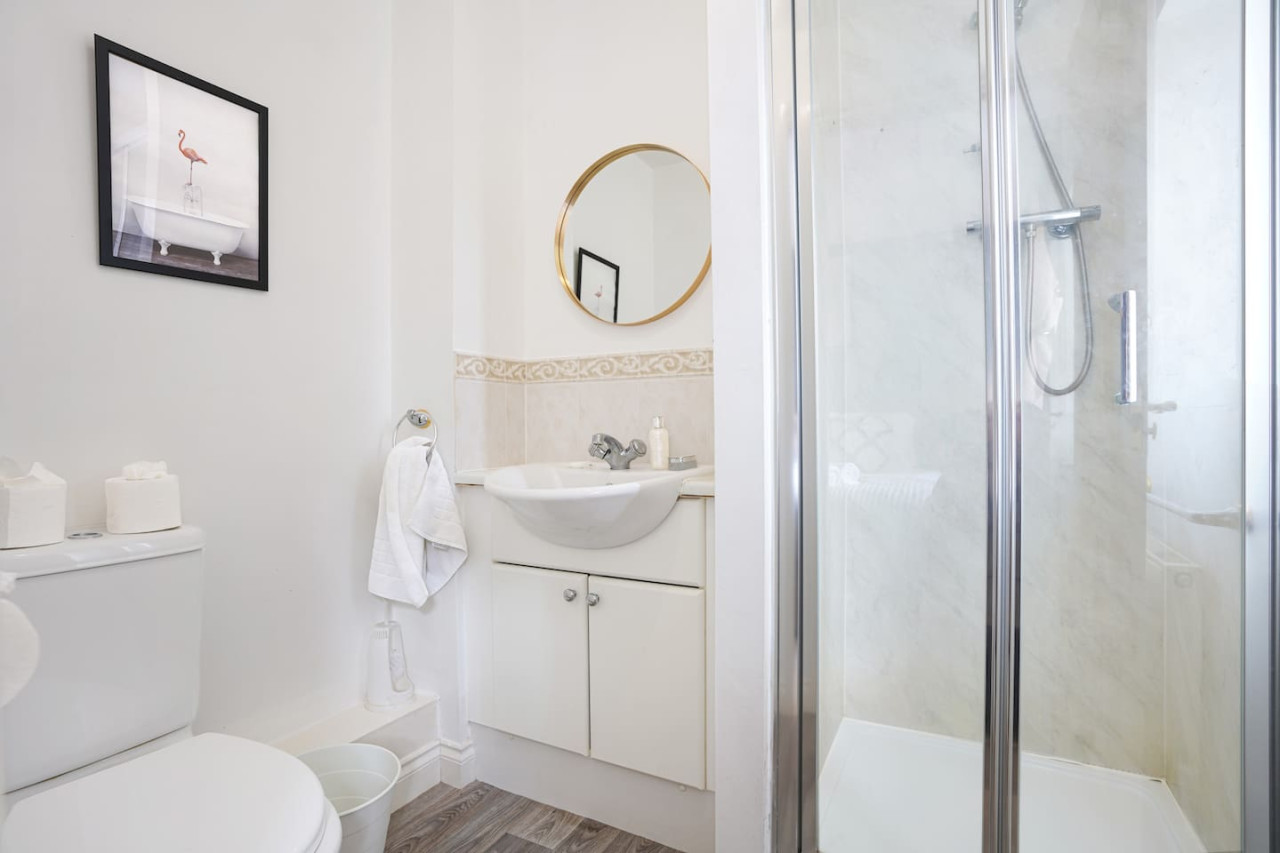 Grange House • Free Parking • Garden • Super-Fast Wifi • Smart TVs with Netflix in 17 School Lane - Property image 4 - VivreStays
