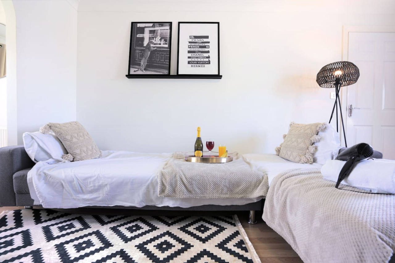 Grange House • Free Parking • Garden • Super-Fast Wifi • Smart TVs with Netflix in 17 School Lane - Property image 25 - VivreStays