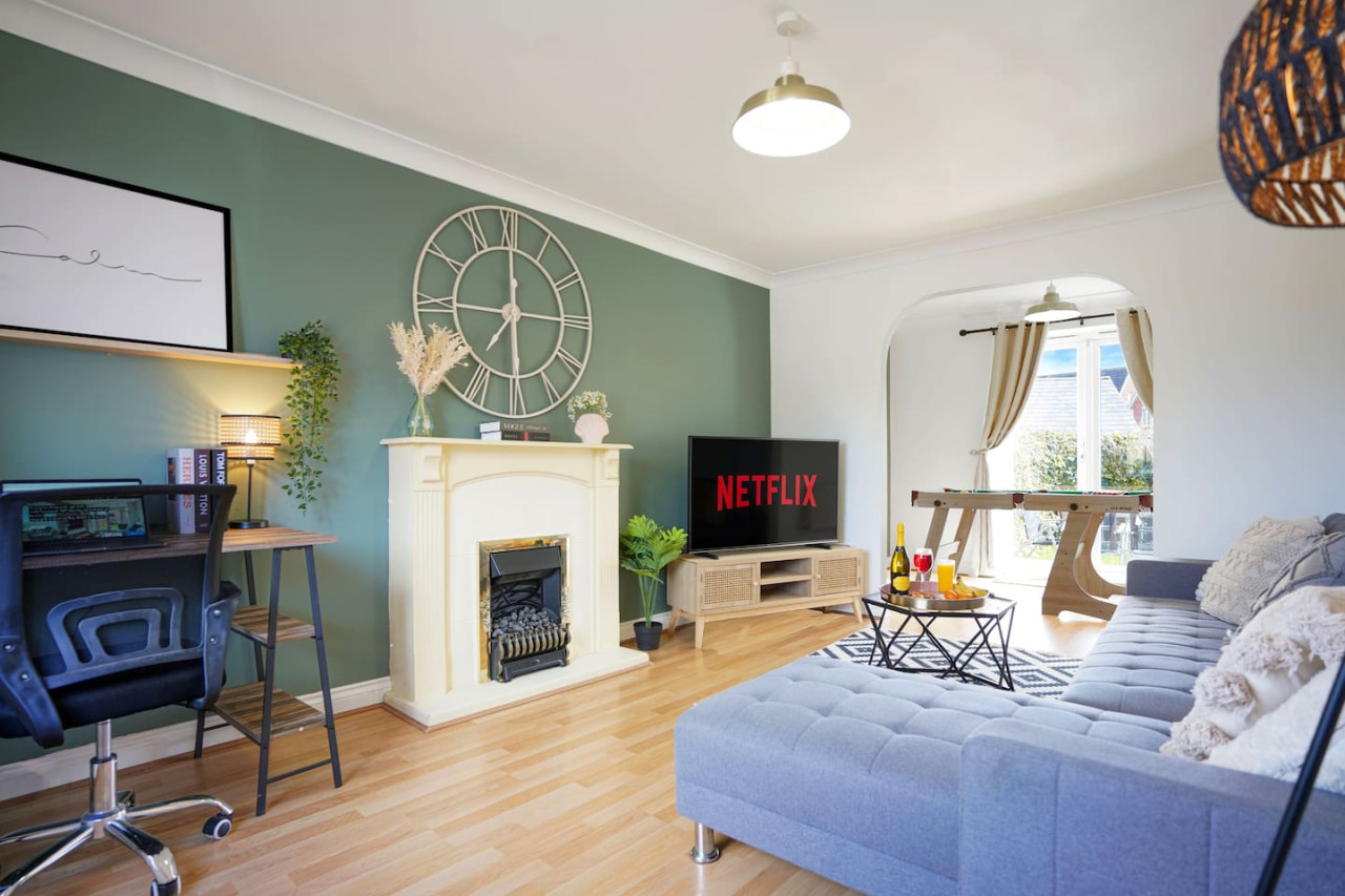Grange House • Free Parking • Garden • Super-Fast Wifi • Smart TVs with Netflix in 17 School Lane - Property image 14 - VivreStays