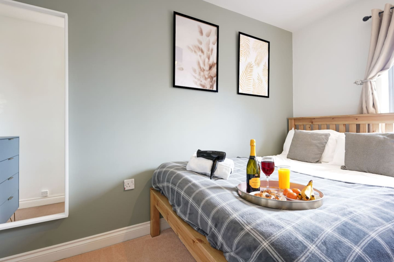 Grange House • Free Parking • Garden • Super-Fast Wifi • Smart TVs with Netflix in 17 School Lane - Property image 10 - VivreStays