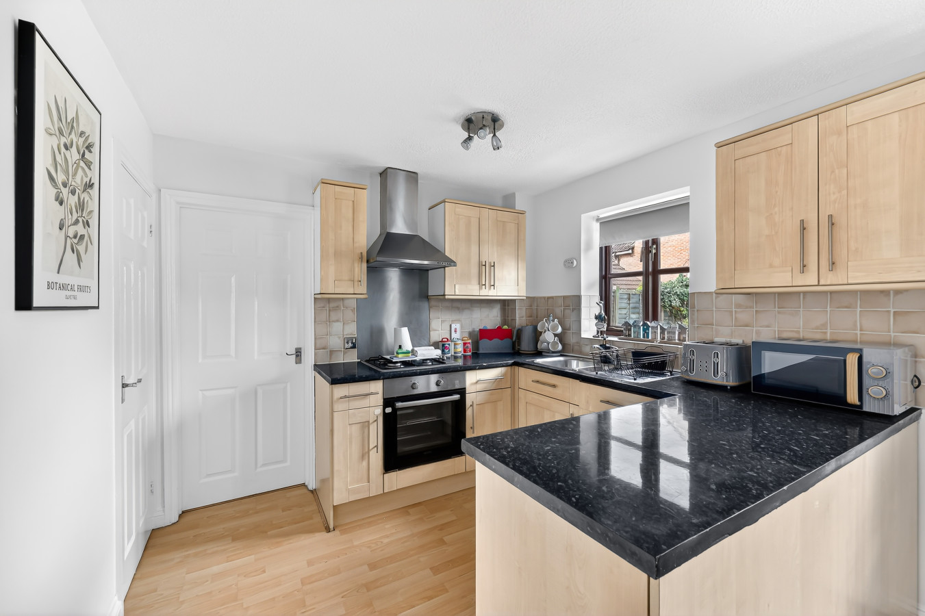Elegant Detached House • City Centre Location • Driveway Parking • 750mbps+ WiFi • Self-Check-In in 10 Grace Avenue - Property image 19 - VivreStays