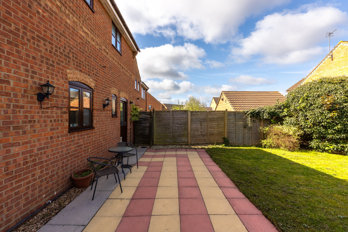 Elegant Detached House • City Centre Location • Driveway Parking • 750mbps+ WiFi • Self-Check-In in 10 Grace Avenue - Property image 28 - VivreStays