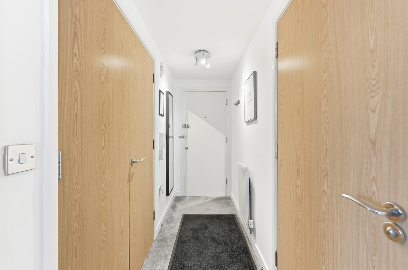 Manhattan Apartment @ The Hub • City Centre • Free Parking • Smart TVs • Fast WiFi • Self-Check-In in Manhattan House, 401 Witan Gate 36 Manhattan House - Property image 18 - VivreStays