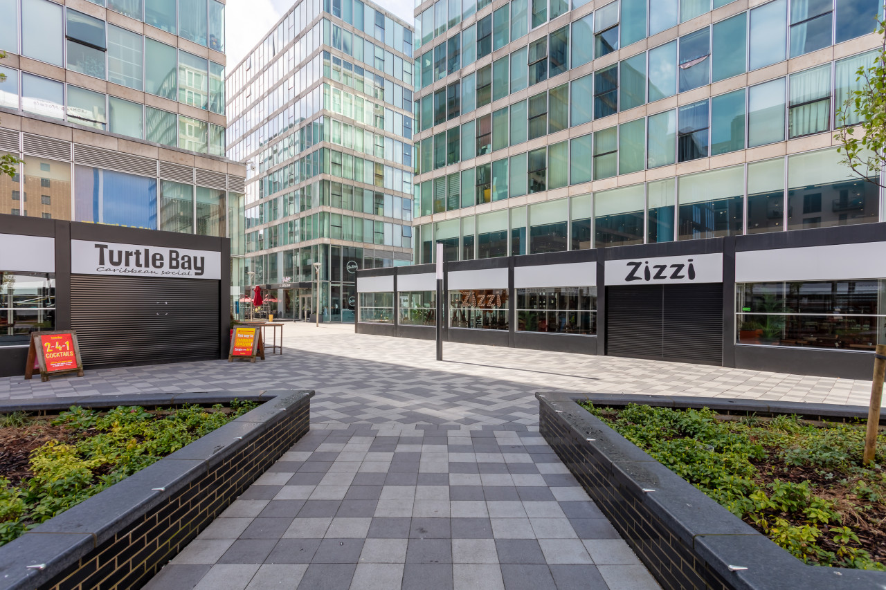 Manhattan Apartment @ The Hub • City Centre • Free Parking • Smart TVs • Fast WiFi • Self-Check-In in Manhattan House, 401 Witan Gate 36 Manhattan House - Property image 26 - VivreStays
