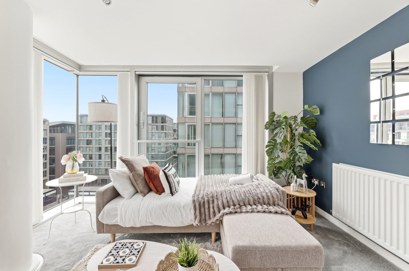 Manhattan Apartment @ The Hub • City Centre • Free Parking • Smart TVs • Fast WiFi • Self-Check-In in Manhattan House, 401 Witan Gate 36 Manhattan House - Property image 12 - VivreStays