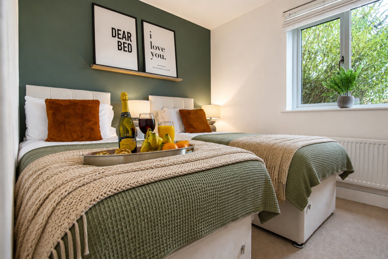 Stylish 2 Bedroom Flat • Free Parking • Balcony • Sky TV • Fast WiFi in Flat 50, Wenford - Property image 5 - VivreStays