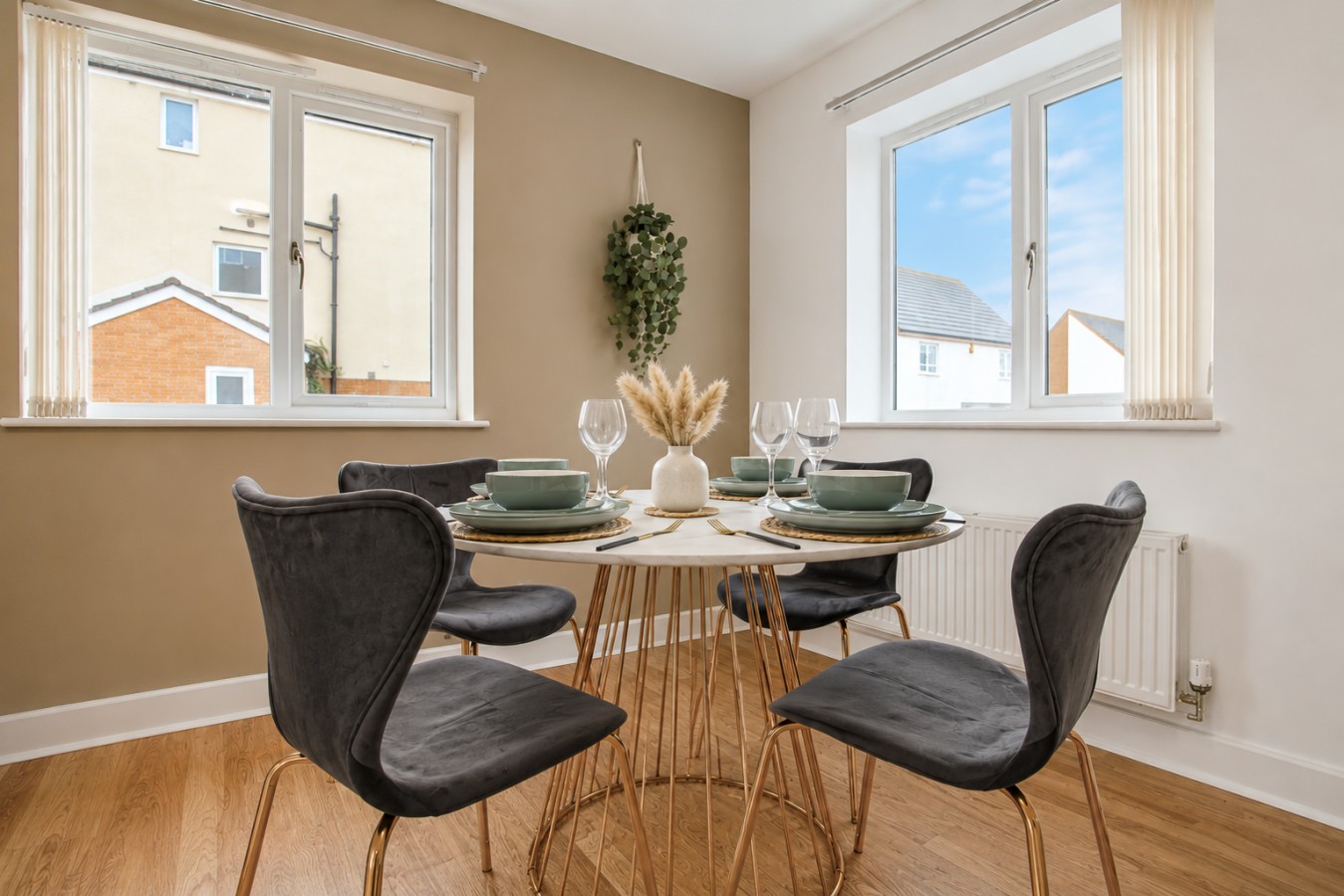 Stylish 2 Bedroom Flat • Free Parking • Balcony • Sky TV • Fast WiFi in Flat 50, Wenford - Property image 12 - VivreStays