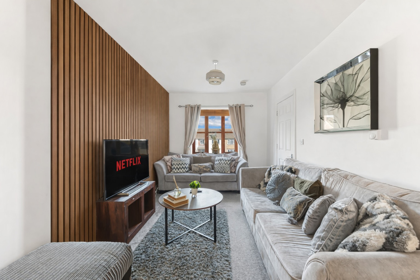 Loughton House • Prime Location • Driveway Parking • Smart TVs • Super-Fast WiFi • Garden in 62 London Road - Property image 18 - VivreStays
