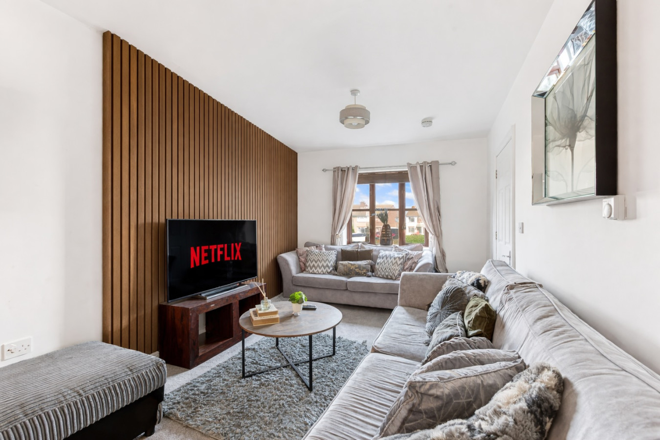 Loughton House • Prime Location • Driveway Parking • Smart TVs • Super-Fast WiFi • Garden in 62 London Road - Property image 17 - VivreStays