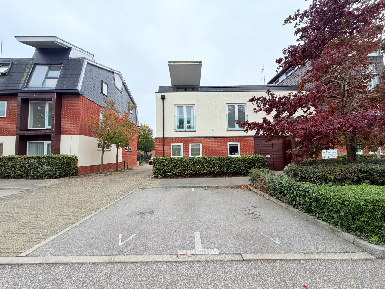 Duplex Apartment • Balcony • Free Parking • Fast Wi-Fi • Smart TVs • Self-Check-In in 7 Addenbrookes Road Flat 7 - Property image 21 - VivreStays