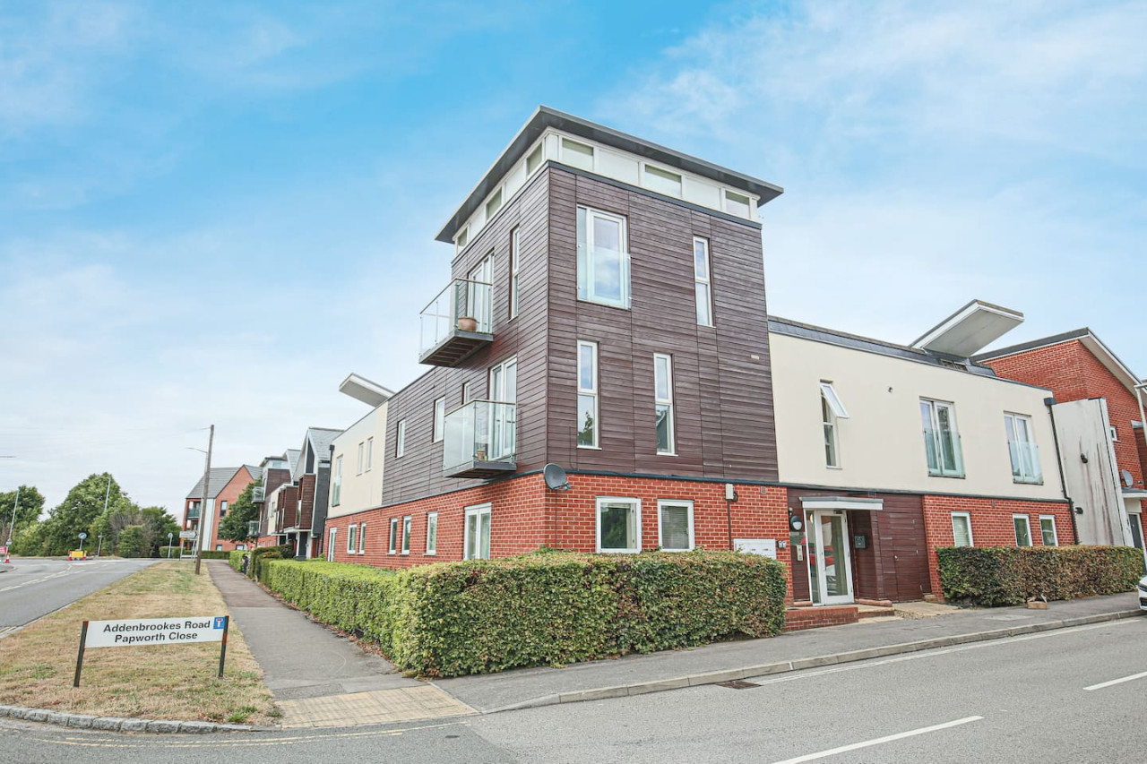 Duplex Apartment • Balcony • Free Parking • Fast Wi-Fi • Smart TVs • Self-Check-In in 7 Addenbrookes Road Flat 7 - Property image 22 - VivreStays