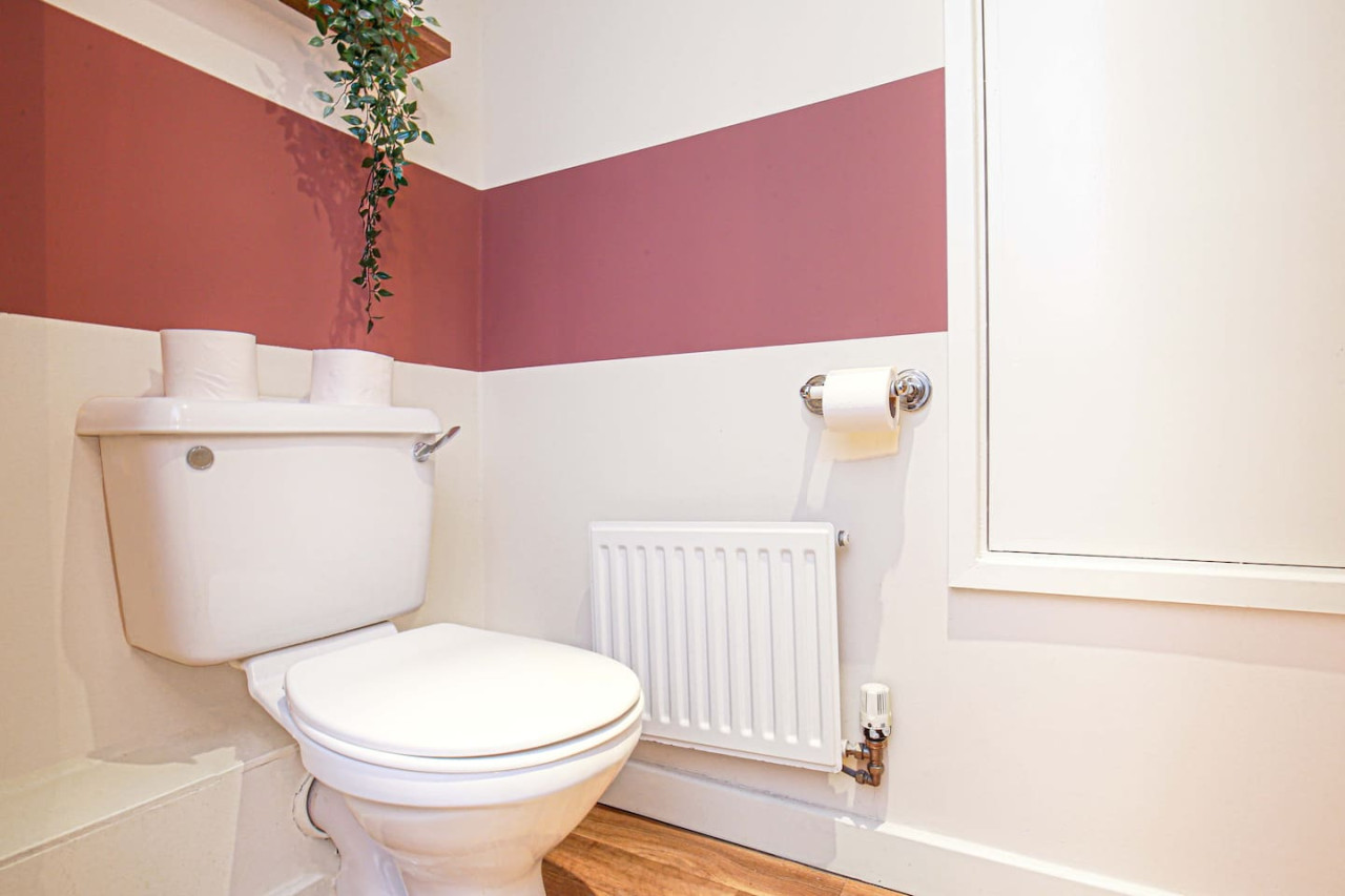 Beautiful Apartment - City Centre - Garden+Parking in 10 Huntley Crescent - Property image 23 - VivreStays