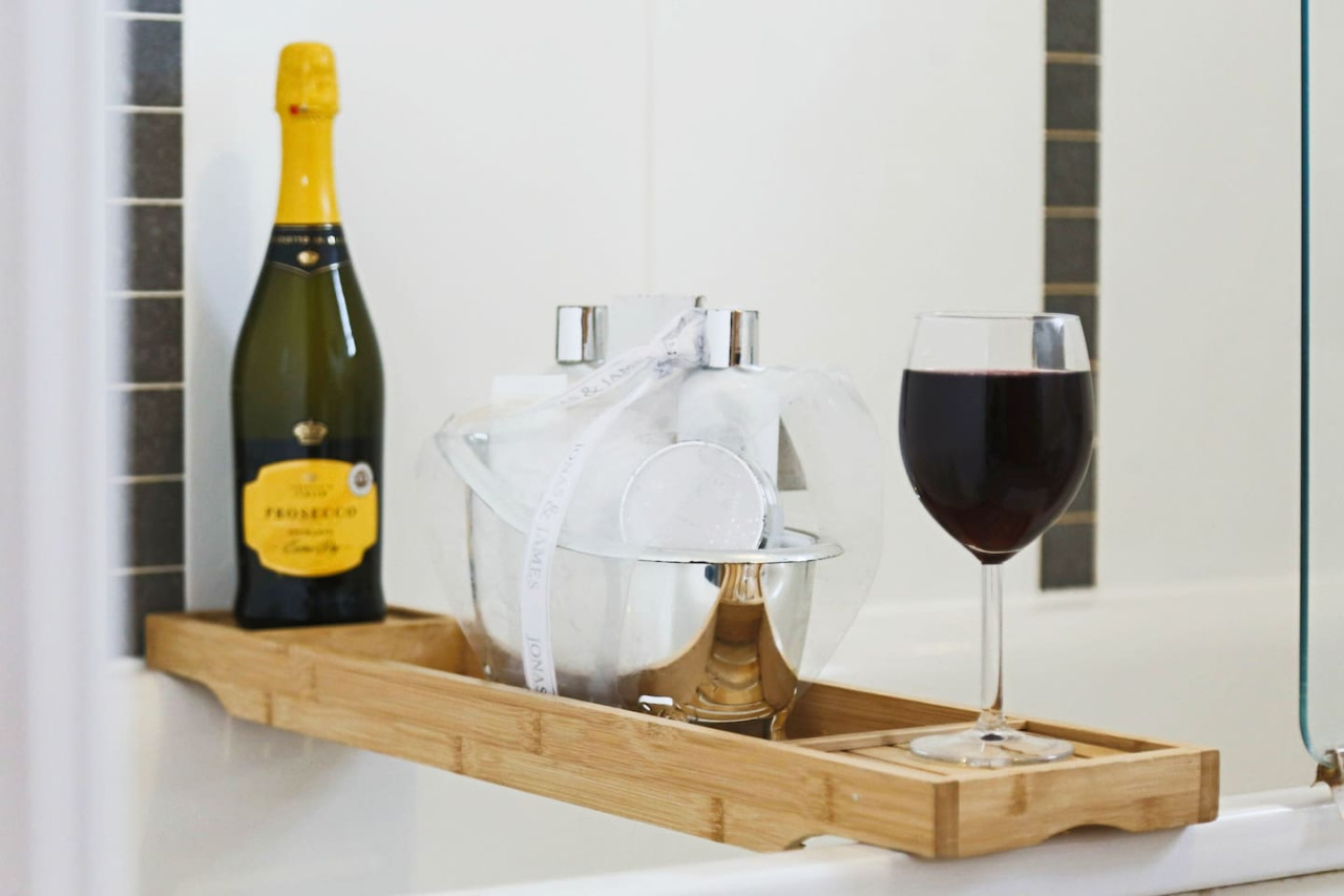 Middleton House • Sleeps 6 • Free Parking • Garden • Work Desk • Fast WiFi in 107 Tyhurst - Property image 20 - VivreStays