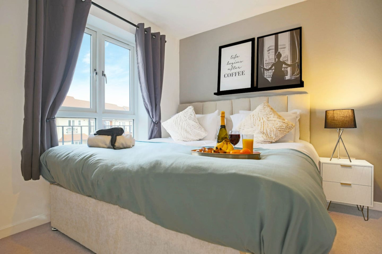 Middleton House • Sleeps 6 • Free Parking • Garden • Work Desk • Fast WiFi in 107 Tyhurst - Property image 14 - VivreStays