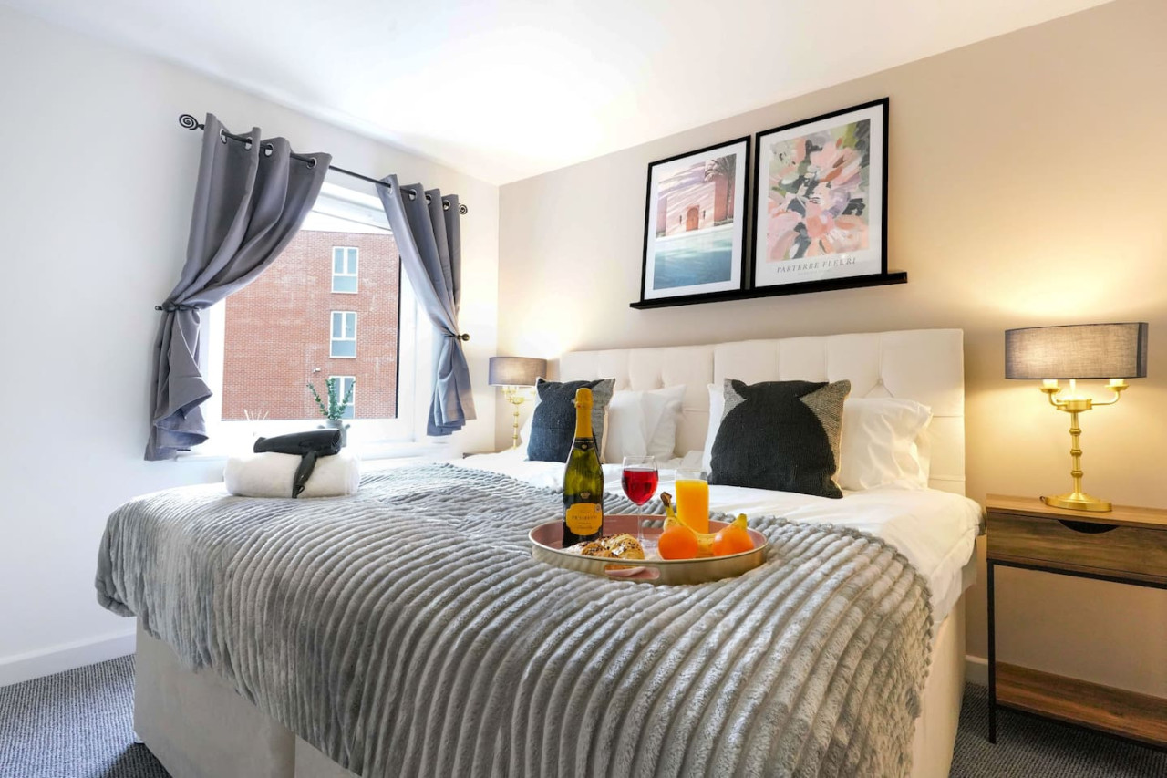 Stylish City Centre Apartment • Free Parking • Self-Check-In • Fast Wifi • SmartTVs in Woolmonger Street Flat 215 The Pinnacle - Property image 7 - VivreStays