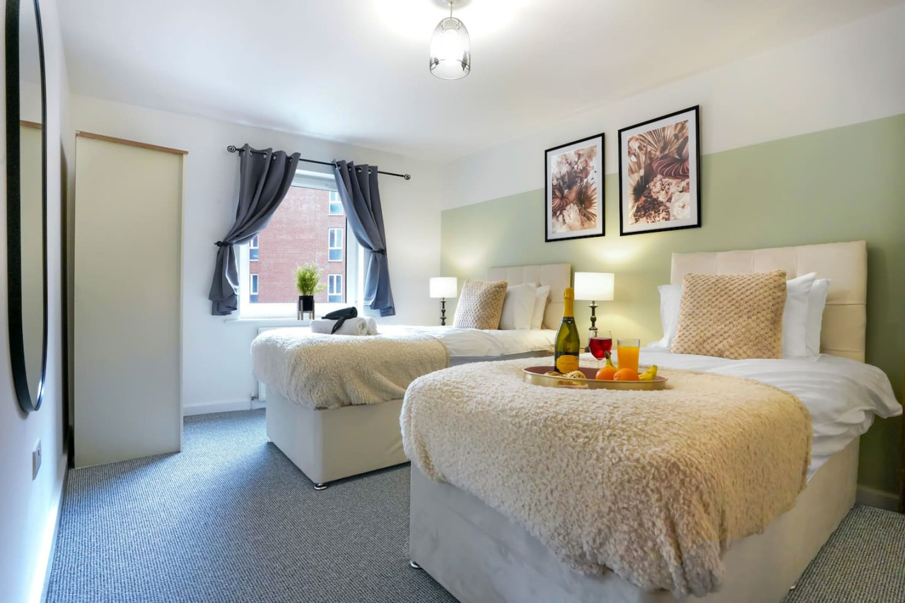 Stylish City Centre Apartment • Free Parking • Self-Check-In • Fast Wifi • SmartTVs in Woolmonger Street Flat 215 The Pinnacle - Property image 2 - VivreStays