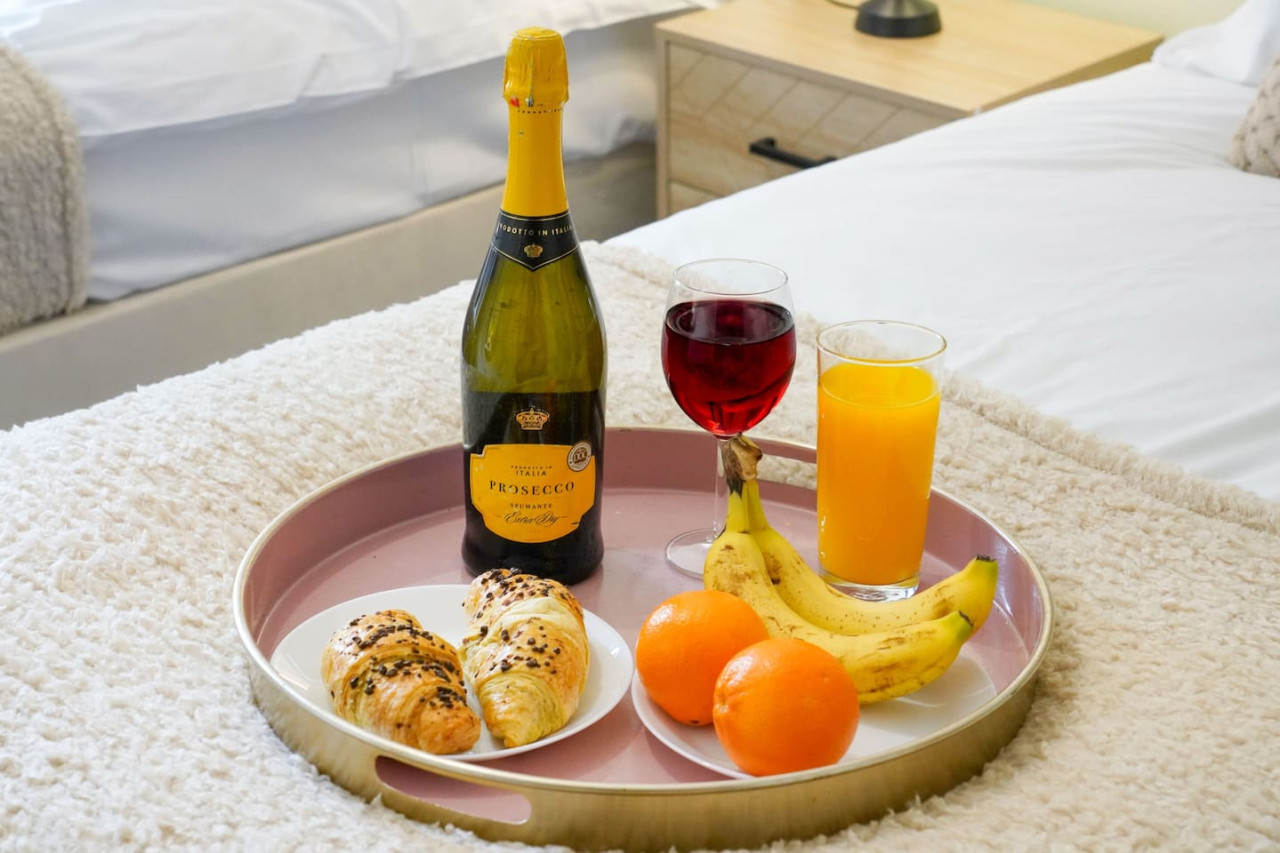 Stylish City Centre Apartment • Free Parking • Self-Check-In • Fast Wifi • SmartTVs in Woolmonger Street Flat 215 The Pinnacle - Property image 22 - VivreStays