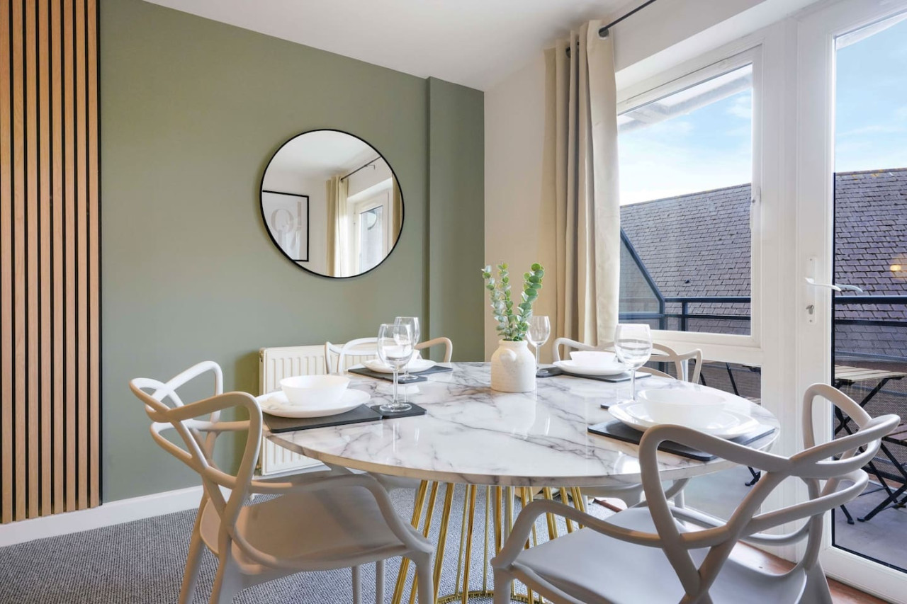 Stylish City Centre Apartment • Free Parking • Self-Check-In • Fast Wifi • SmartTVs in Woolmonger Street Flat 215 The Pinnacle - Property image 15 - VivreStays