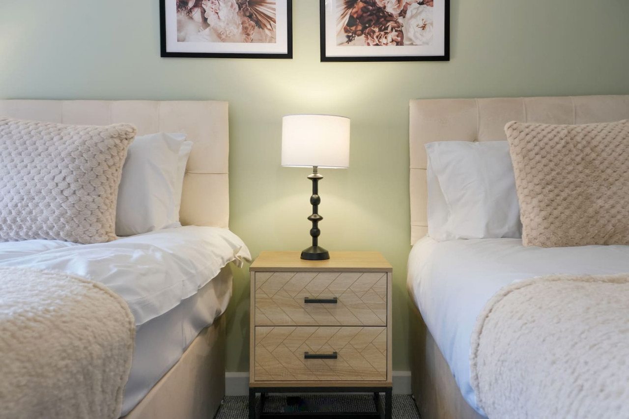 Stylish City Centre Apartment • Free Parking • Self-Check-In • Fast Wifi • SmartTVs in Woolmonger Street Flat 215 The Pinnacle - Property image 3 - VivreStays
