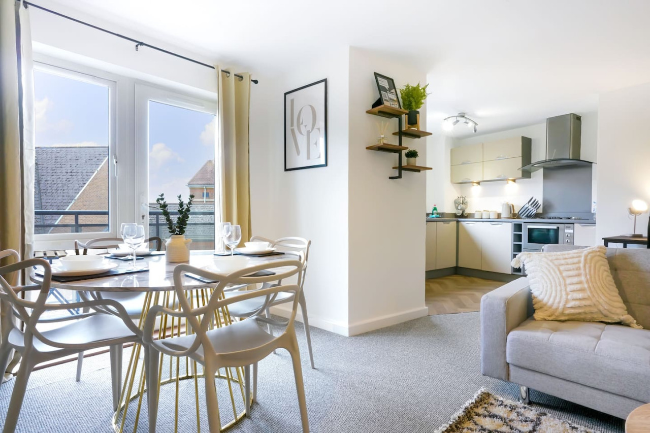 Stylish City Centre Apartment • Free Parking • Self-Check-In • Fast Wifi • SmartTVs in Woolmonger Street Flat 215 The Pinnacle - Property image 14 - VivreStays
