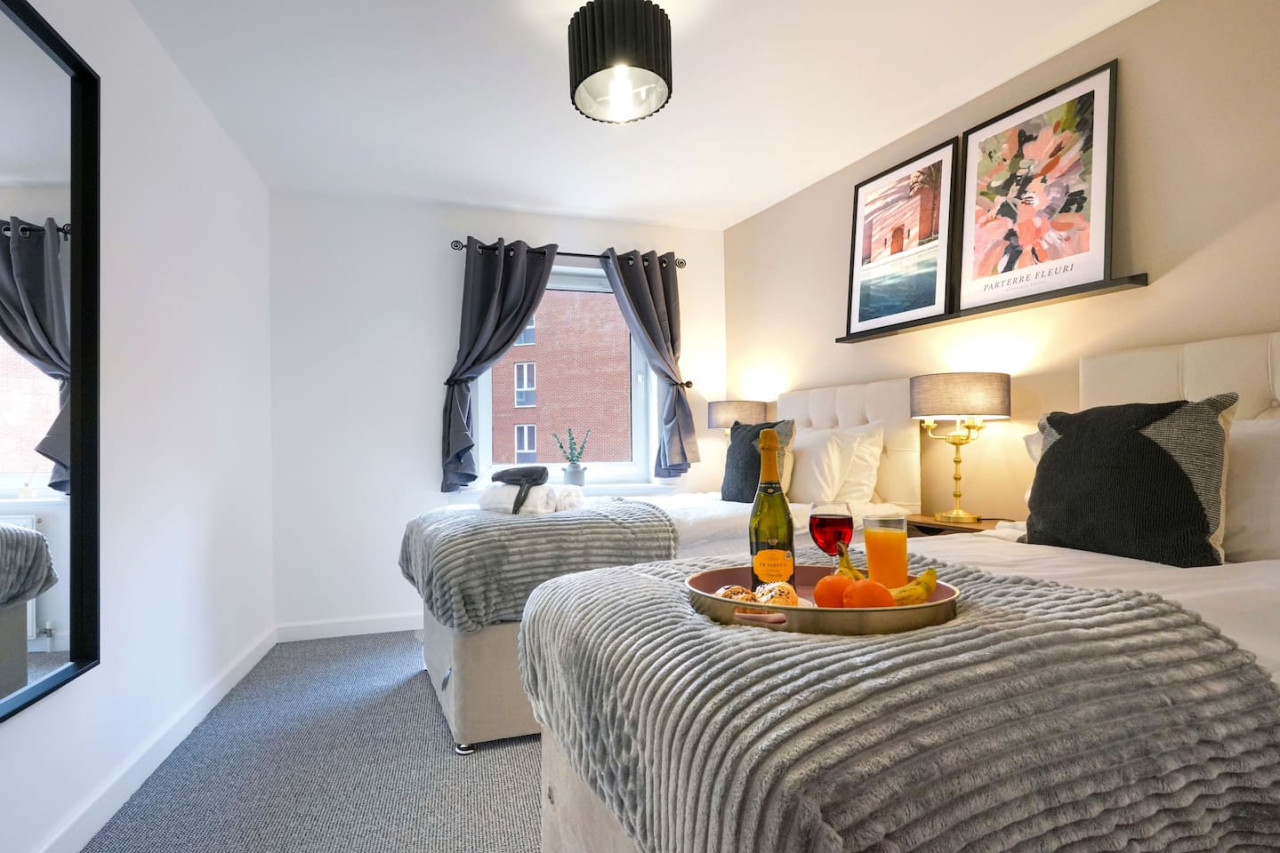Stylish City Centre Apartment • Free Parking • Self-Check-In • Fast Wifi • SmartTVs in Woolmonger Street Flat 215 The Pinnacle - Property image 6 - VivreStays