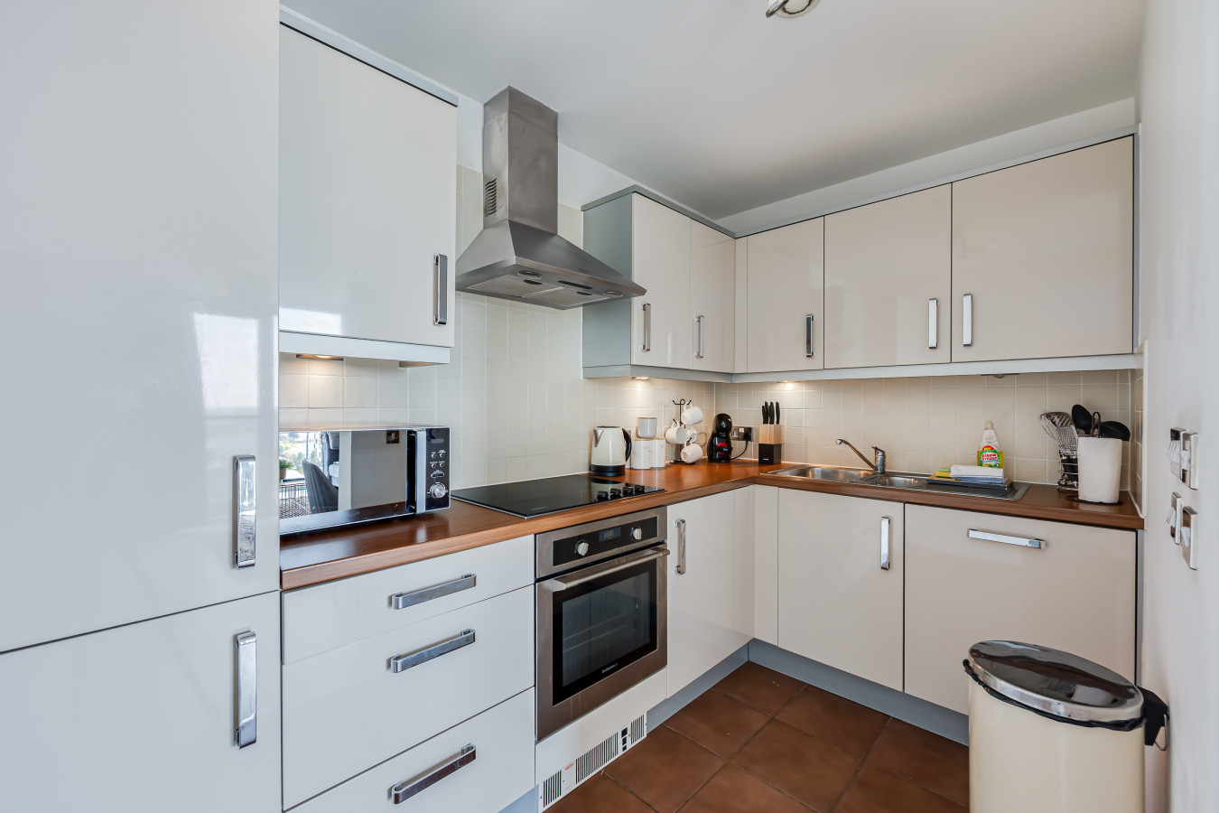 Manhattan Apartment @ The Hub • City Centre • Free Parking • Fast WiFi • SmartTV in Manhattan House, 401 Witan Gate 62 - Property image 10 - VivreStays