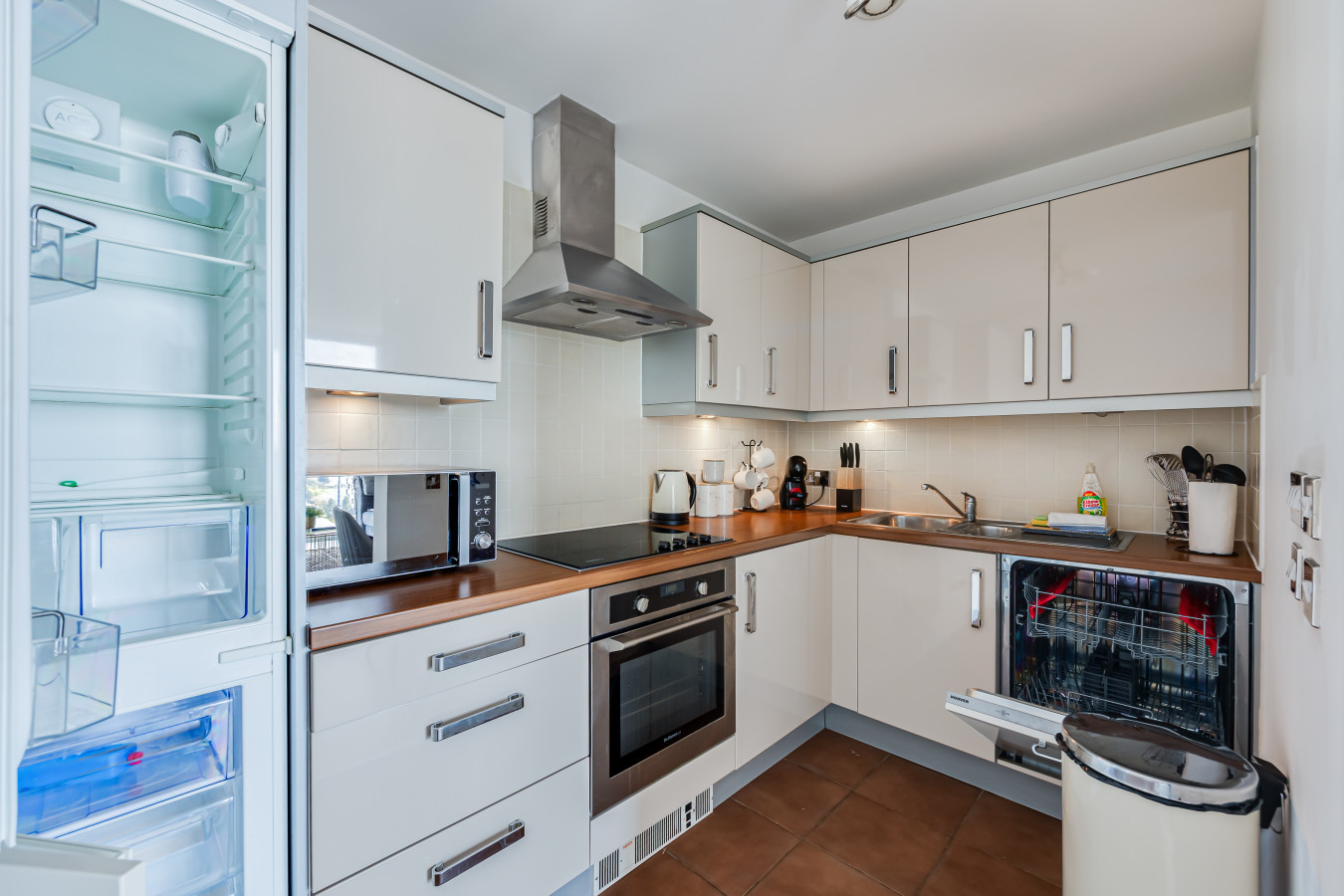 Manhattan Apartment @ The Hub • City Centre • Free Parking • Fast WiFi • SmartTV in Manhattan House, 401 Witan Gate 62 - Property image 11 - VivreStays