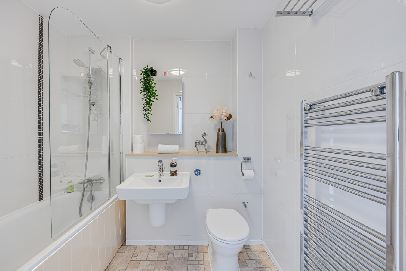 Manhattan Apartment @ The Hub • City Centre • Free Parking • Fast WiFi • SmartTV in Manhattan House, 401 Witan Gate 62 - Property image 12 - VivreStays