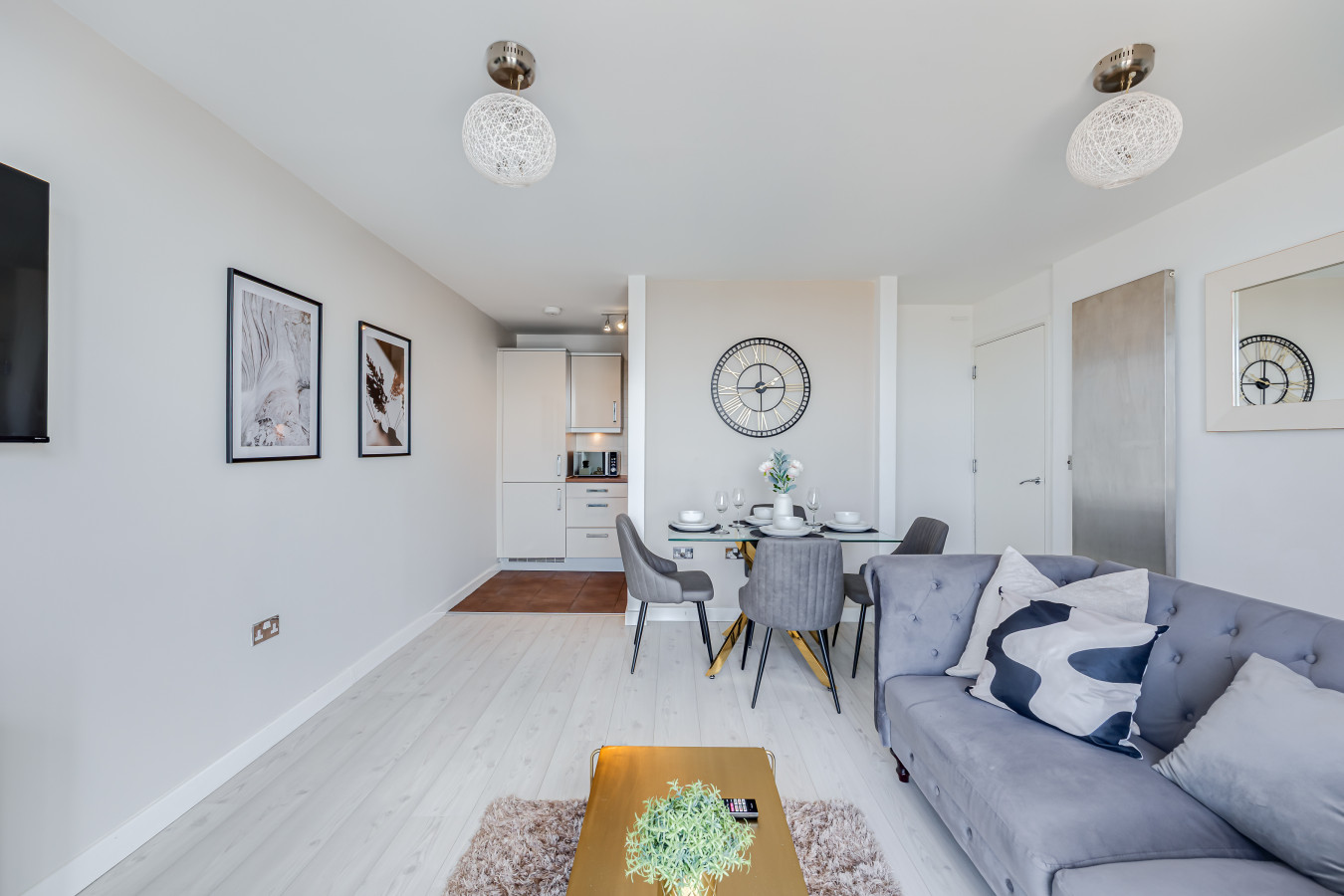 Manhattan Apartment @ The Hub • City Centre • Free Parking • Fast WiFi • SmartTV in Manhattan House, 401 Witan Gate 62 - Property image 9 - VivreStays