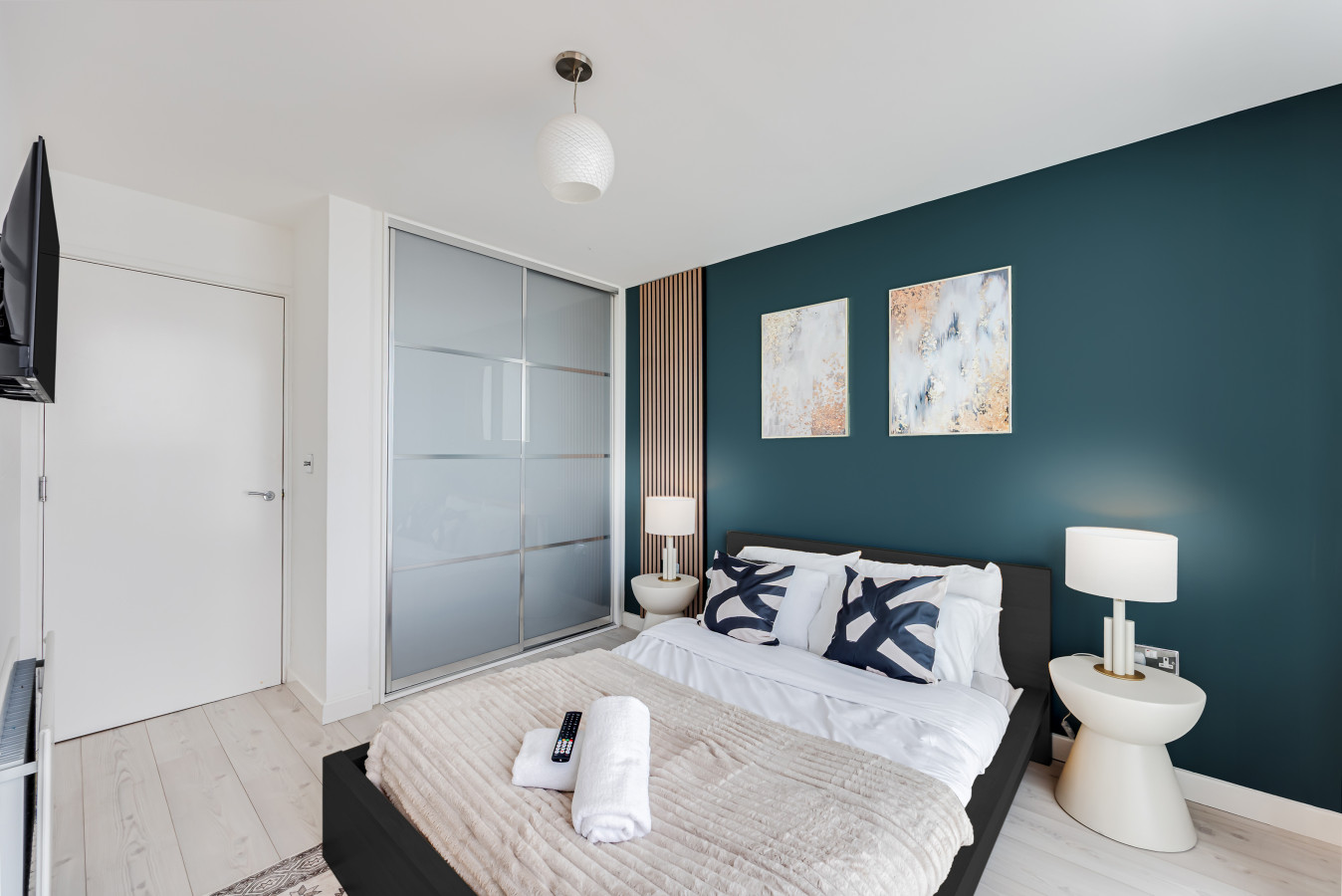 Manhattan Apartment @ The Hub • City Centre • Free Parking • Fast WiFi • SmartTV in Manhattan House, 401 Witan Gate 62 - Property image 3 - VivreStays