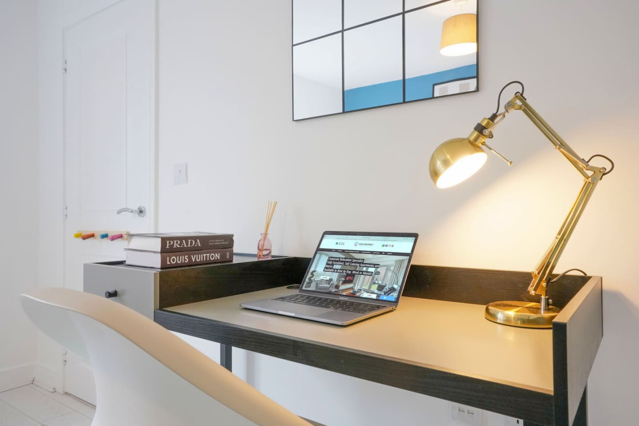 Stylish 6 Bedroom 3.5 Bathroom Detached House • Driveway Parking • Pool Table • Super-Fast Wifi • Smart TVs in 34 Ripley Road - Property image 12 - VivreStays