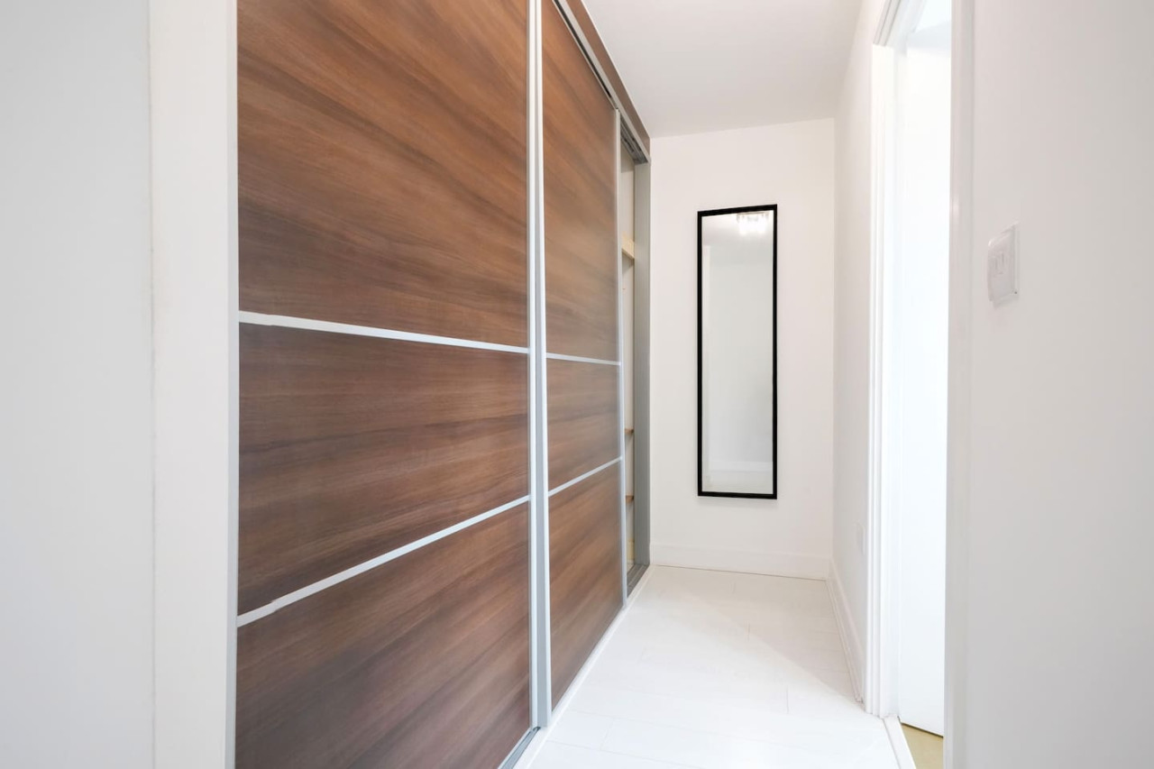 Stylish 6 Bedroom 3.5 Bathroom Detached House • Driveway Parking • Pool Table • Super-Fast Wifi • Smart TVs in 34 Ripley Road - Property image 4 - VivreStays